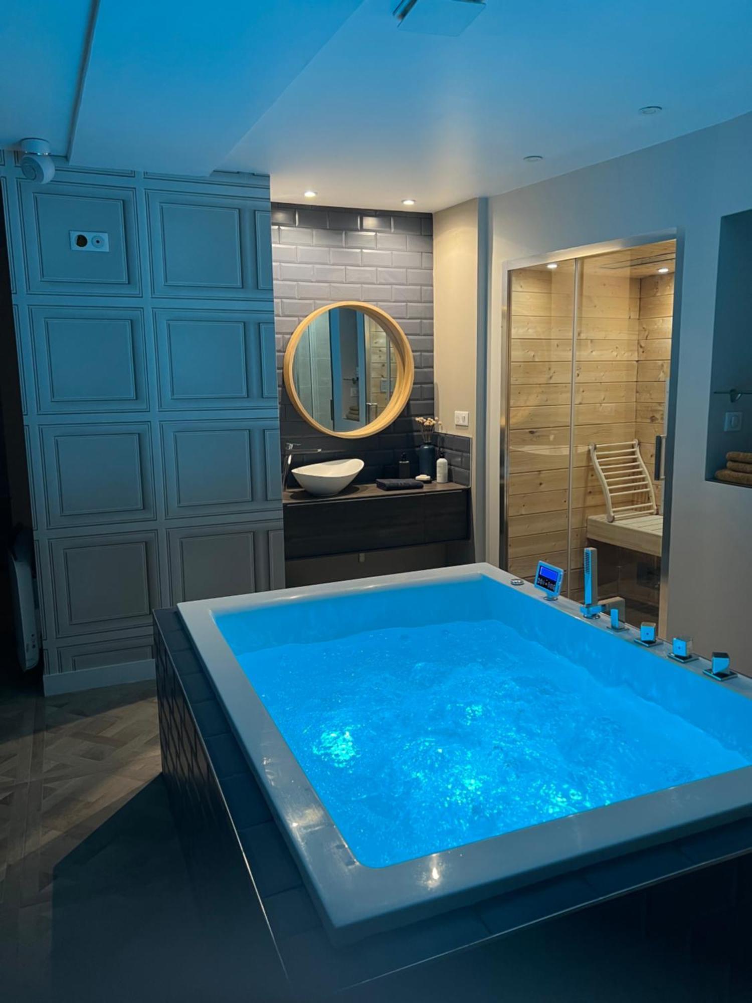 Appartement Avec Jacuzzi Sauna & Home Cinema - Nid D'앙제 외부 사진