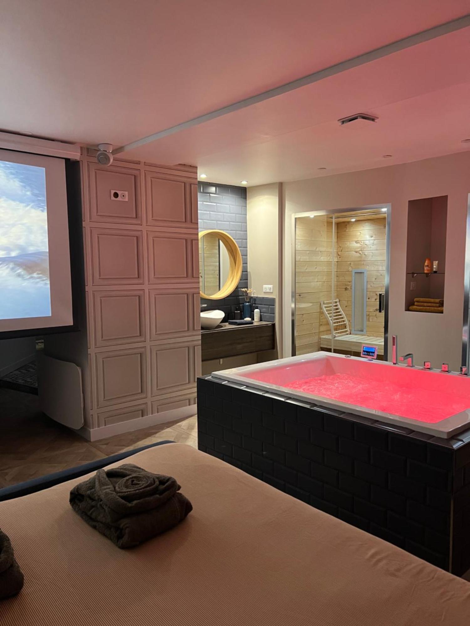 Appartement Avec Jacuzzi Sauna & Home Cinema - Nid D'앙제 외부 사진