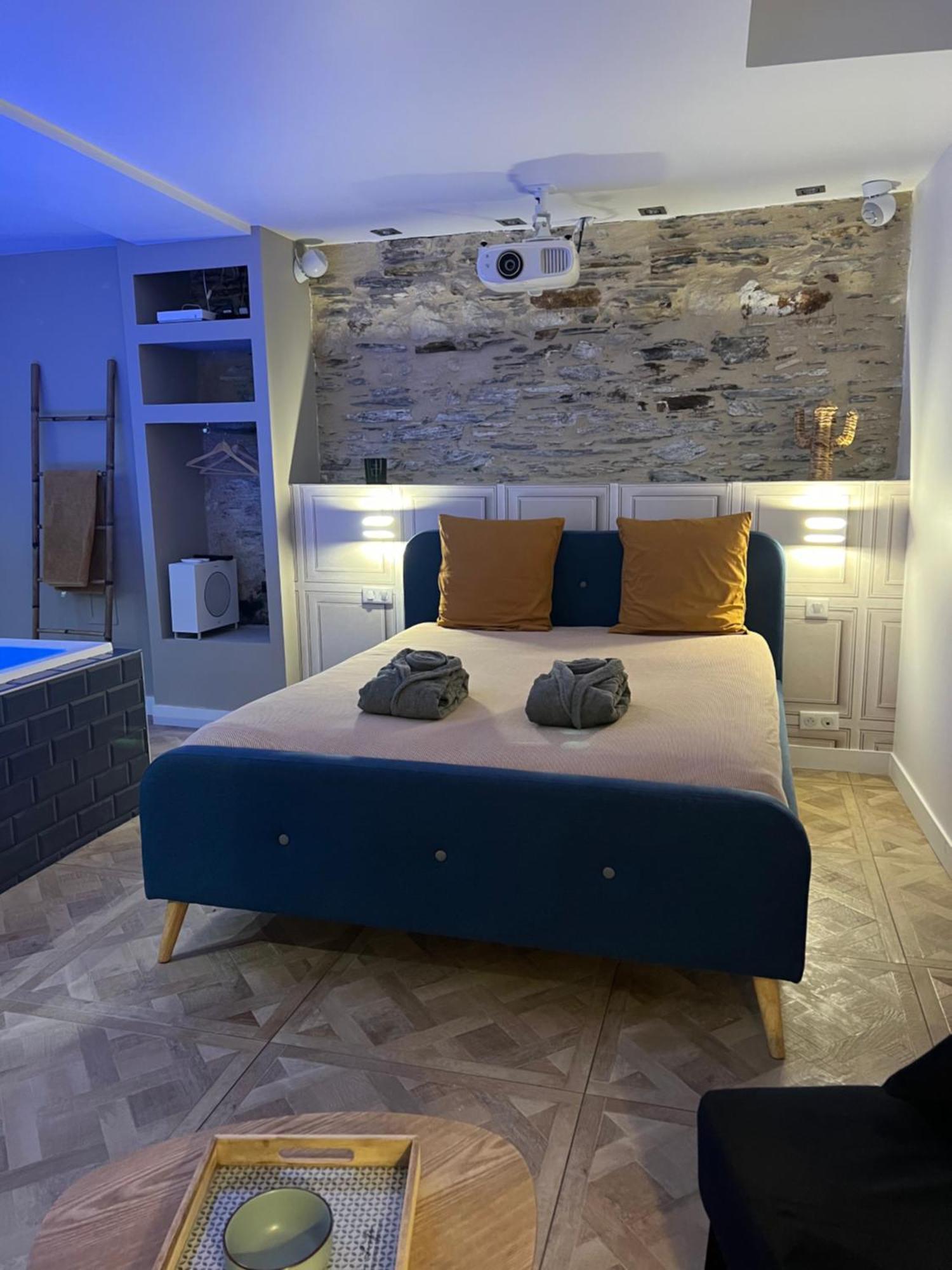 Appartement Avec Jacuzzi Sauna & Home Cinema - Nid D'앙제 외부 사진